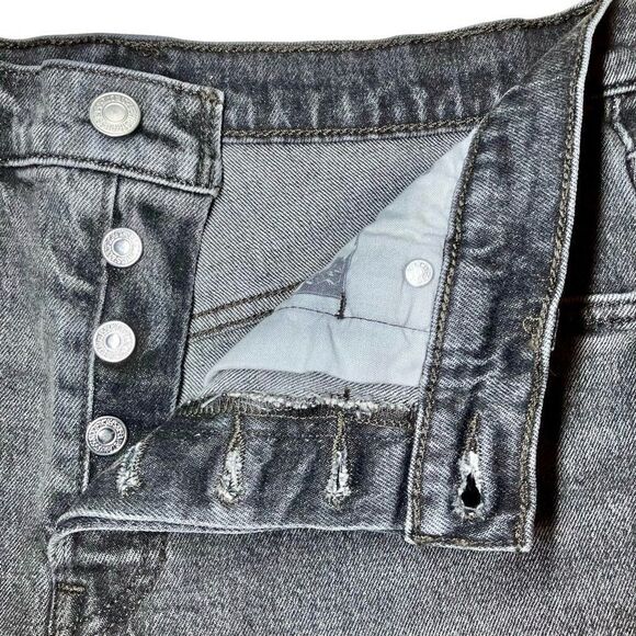 Levi’s 501 Original Fit High Rise Cutoff Shorts in Faded Black Women’s 28 - Picture 3 of 9